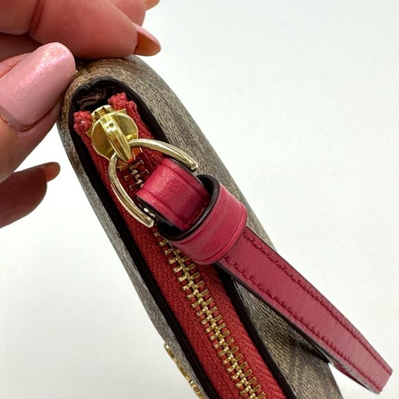 Coach Corner Zip Wristlet Signature Coated Canvas Good Times Heart Patch - Picture 11 of 14